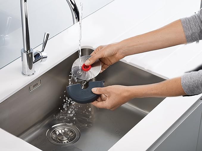 Joseph Joseph Disc Easy-Clean Pizza Cutter Compact