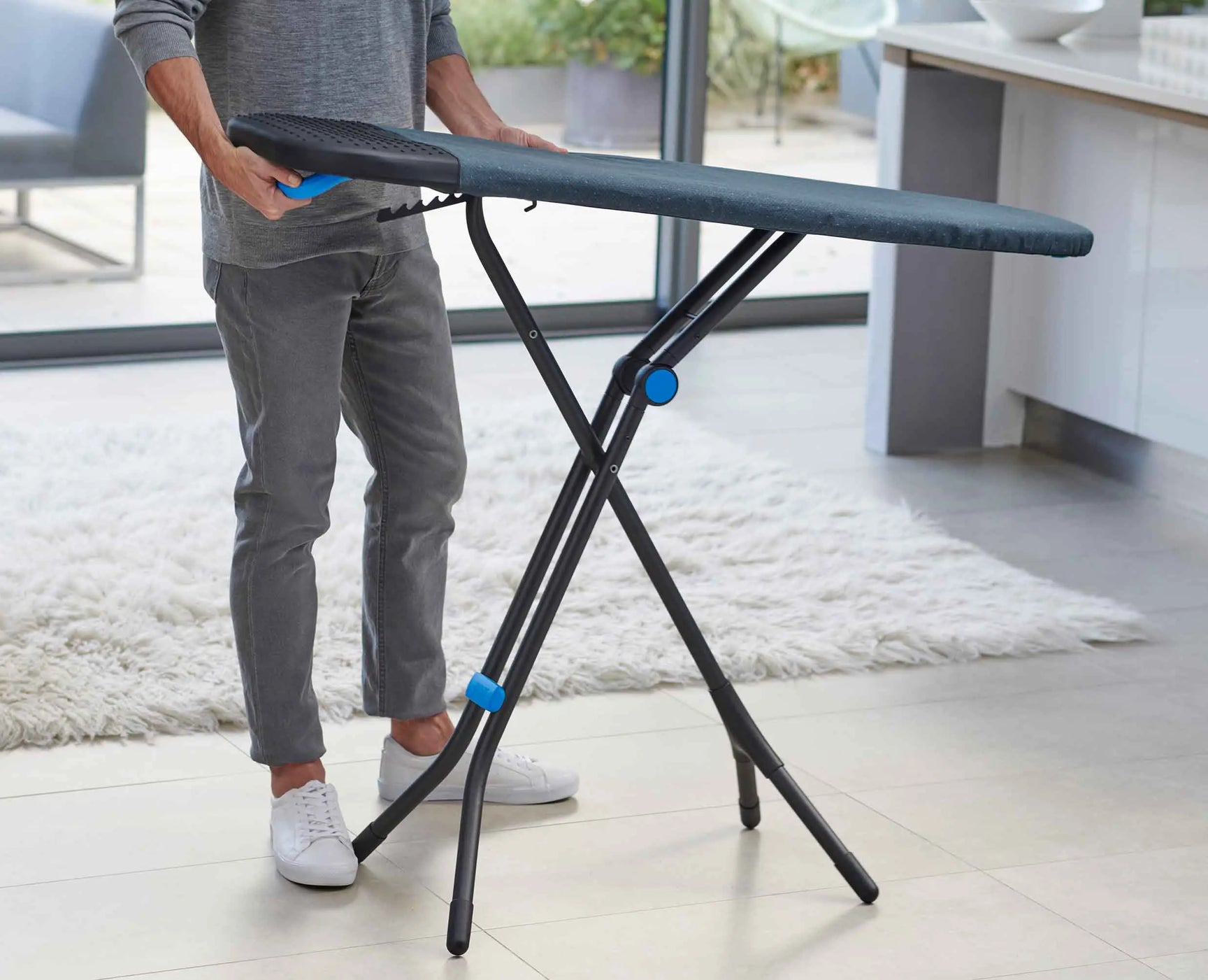 Joseph Joseph Glide Plus Easy Ironing Board DripShield Blue