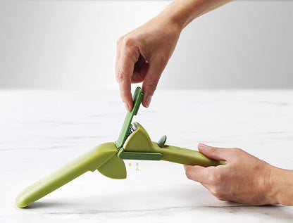 Joseph Joseph CleanForce Garlic Press with Wiper Green