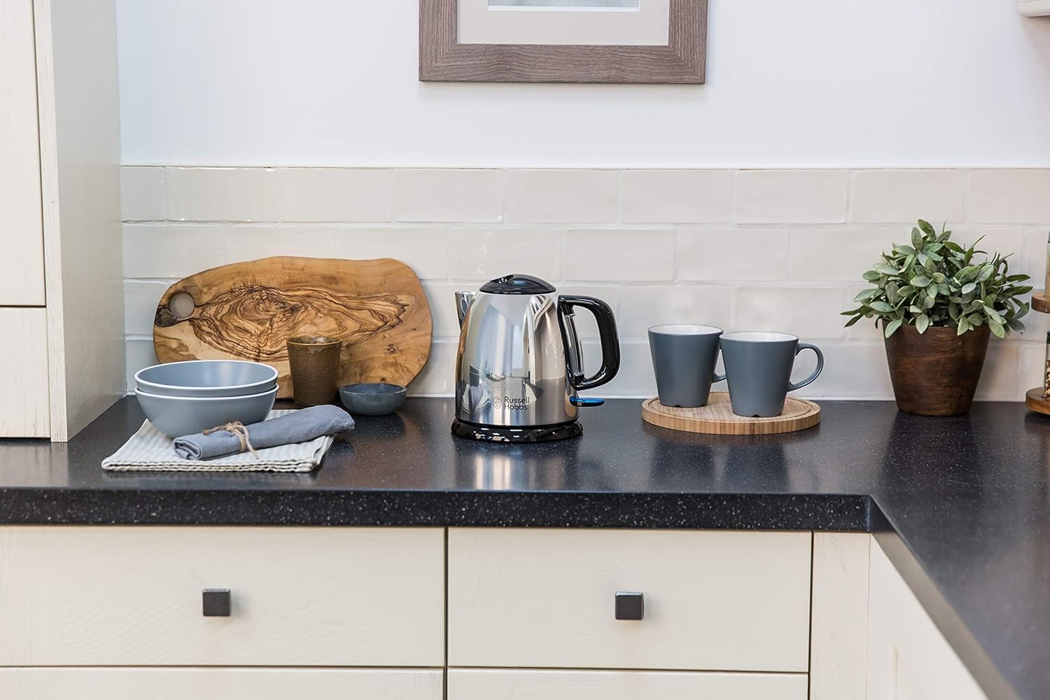 Russell Hobbs Victory Electric Kettle 1L 2400W Quiet Boil