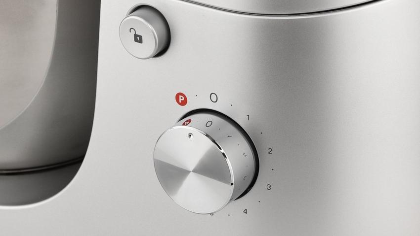 Kenwood Kitchen Machine 1100W 5L Bowl with Glass Blender