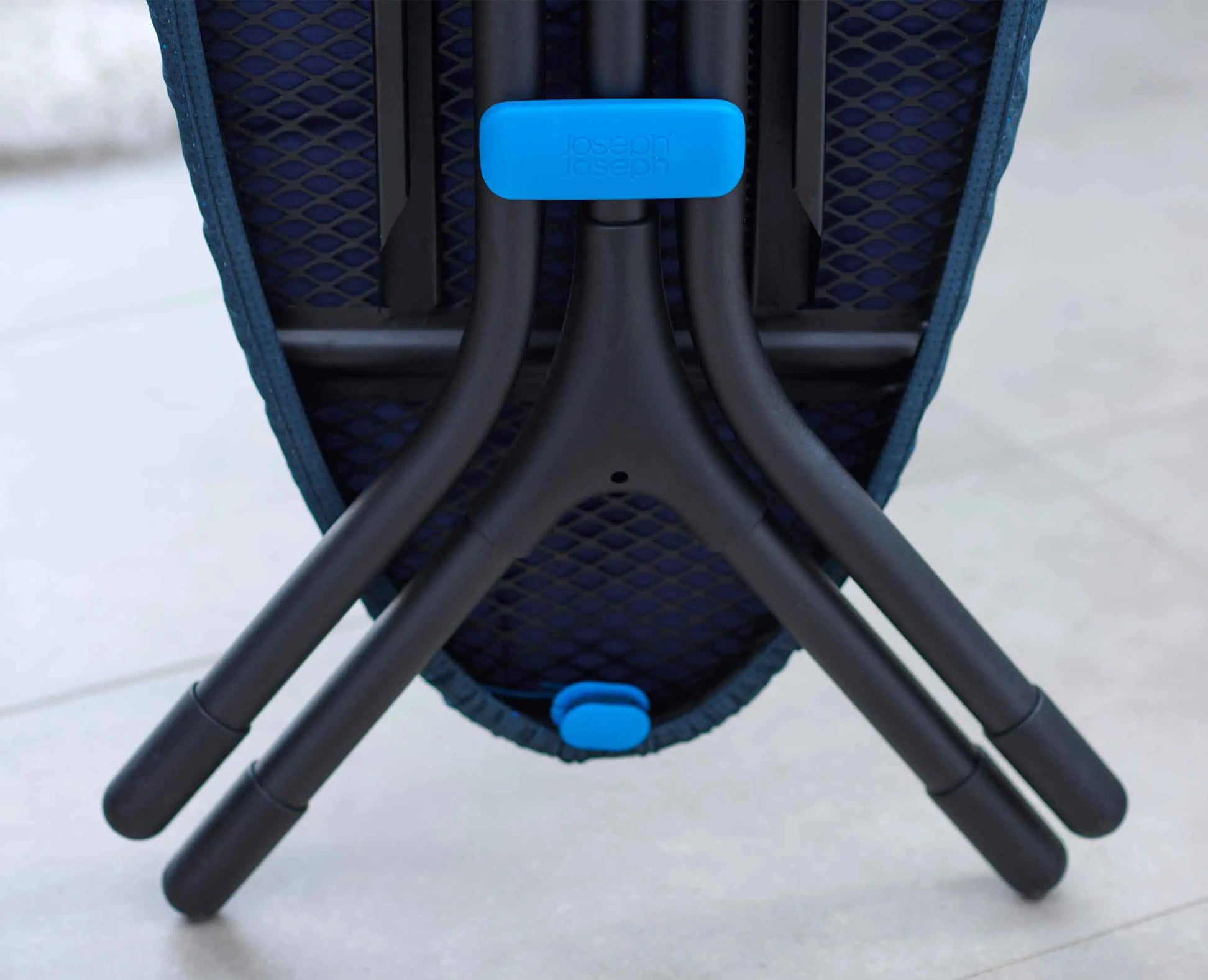 Joseph Joseph Glide Plus Easy Ironing Board DripShield Blue