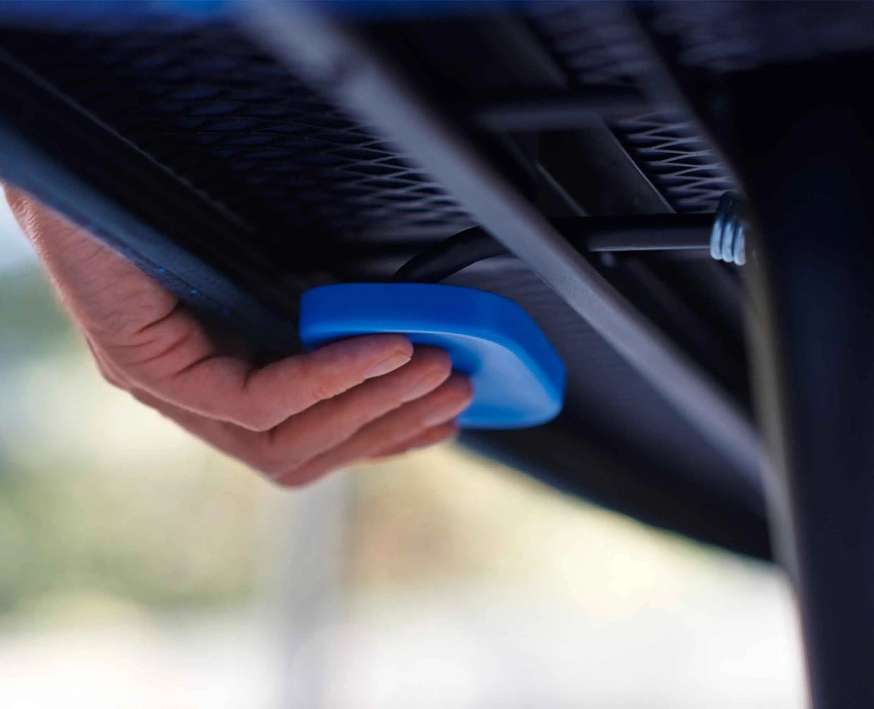 Joseph Joseph Glide Plus Easy Ironing Board DripShield Blue