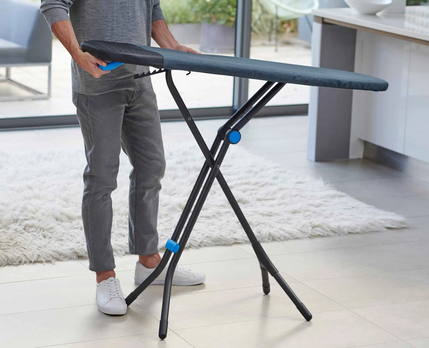 Joseph Joseph Glide Plus Easy Ironing Board DripShield Blue