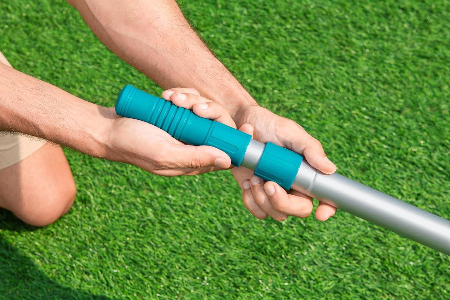 Bestway E-Z Broom Telescopic Pool Cleaning Pole